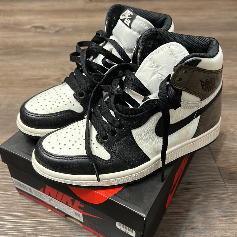 Nike Jordan 1 Retro High Dark Mocha